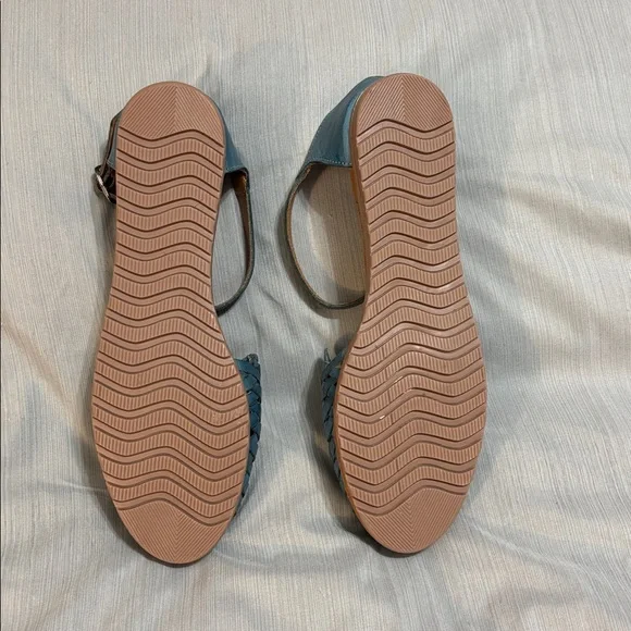 Huarache Sandal - Boho - Mexican Style - Crepe
Handmade - Picture 3 of 4